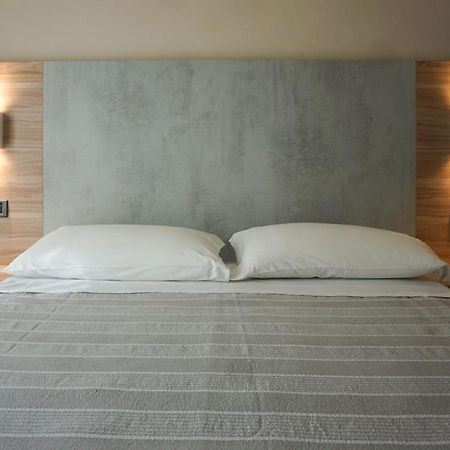 Hotel Londra Rimini Buitenkant foto