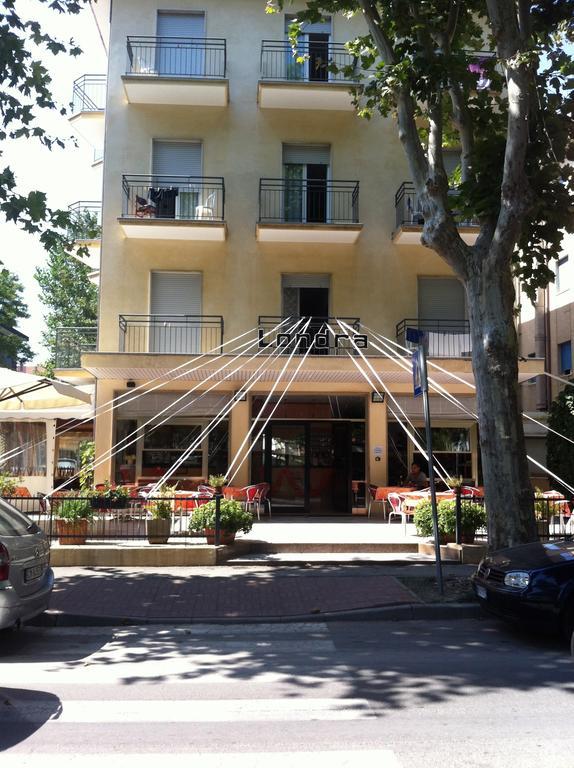 Hotel Londra Rimini Buitenkant foto