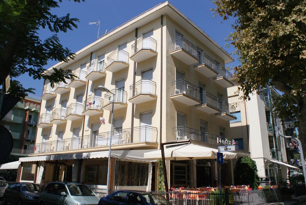 Hotel Londra Rimini Buitenkant foto
